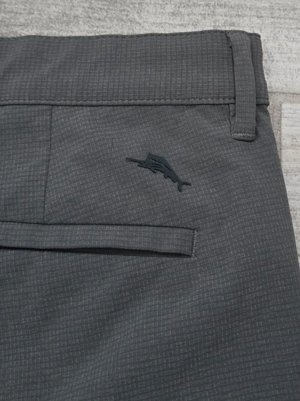 Tommy Bahama Chip Shot Shorts Mens Grey Rip Stop Pattern Stretch Performance 36